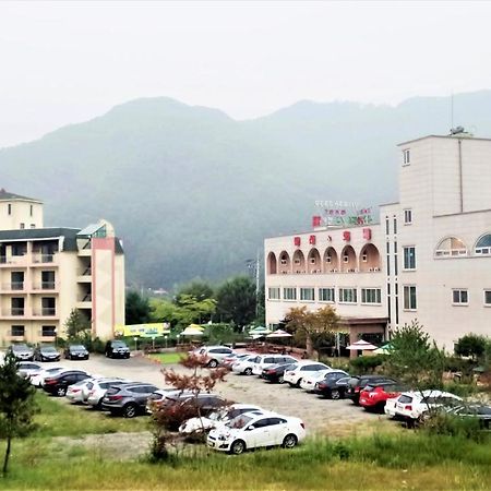 Hongcheon Resortel Екстер'єр фото