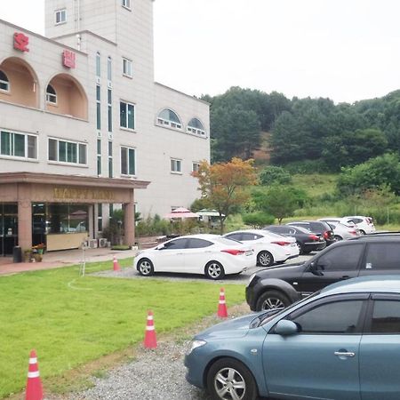 Hongcheon Resortel Екстер'єр фото