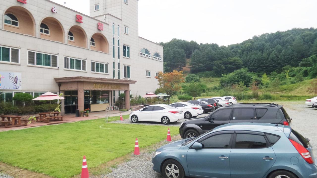 Hongcheon Resortel Екстер'єр фото