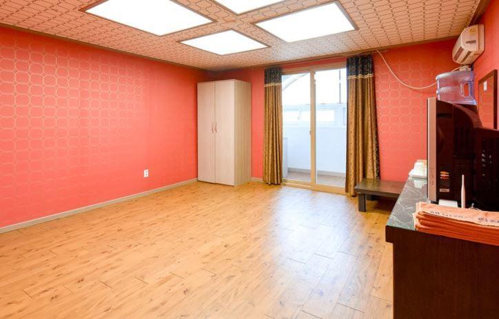Hongcheon Resortel Екстер'єр фото